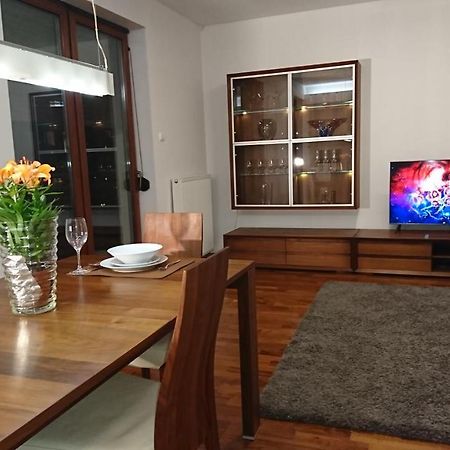 Quiet And Spacious Apartment With Garage Option Krakau Exterior foto
