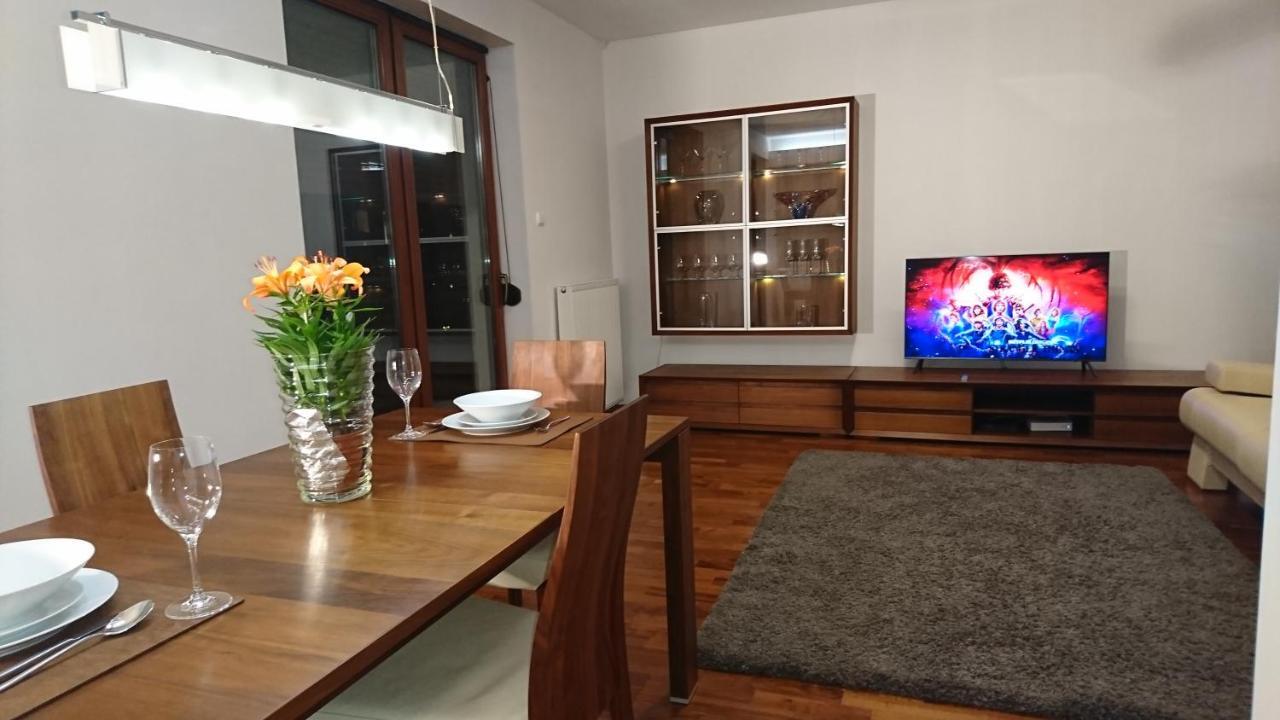 Quiet And Spacious Apartment With Garage Option Krakau Exterior foto